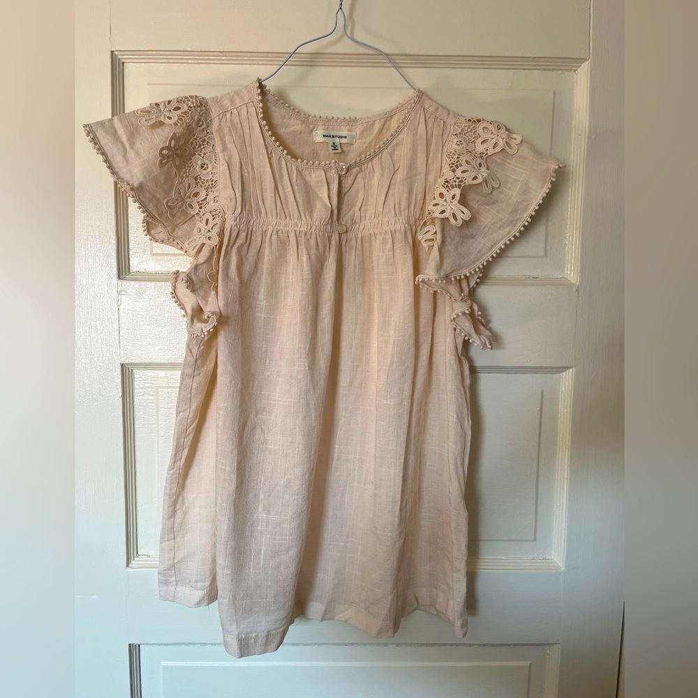 Short sleeved embroidered shirt